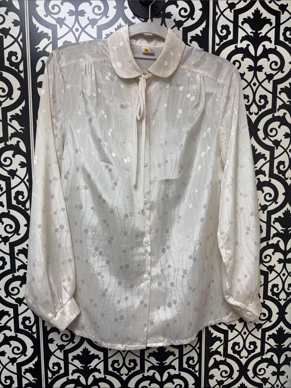 Women's Vintage Cream Tie-Neck Satin Style Blouse-READ for size